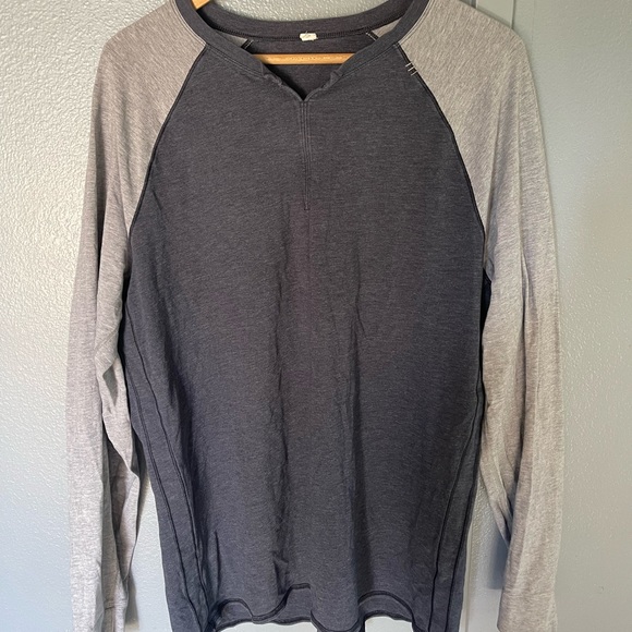 lululemon athletica Other - Mens Lululemon Light Gray & Dark blue long Sleeve T-Shirt
